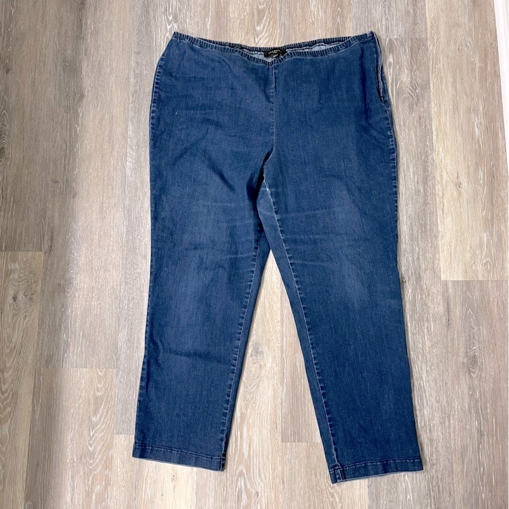 Talbots Woman Heritage elastic waist side button zip medium wash jeans, size 20W